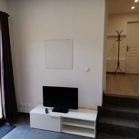 Maison Duplex & Appartement Sur Cour La Ferte-Gaucher Exterior photo