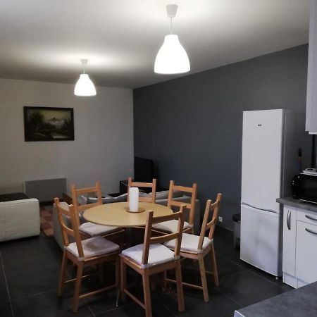 Maison Duplex & Appartement Sur Cour La Ferte-Gaucher Exterior photo