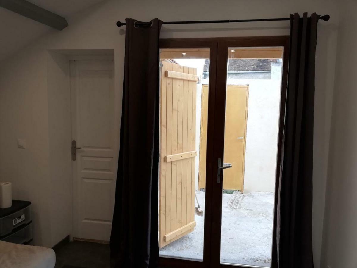 Maison Duplex & Appartement Sur Cour La Ferte-Gaucher Exterior photo